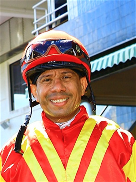 Jockey : L CORRALES