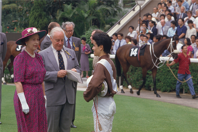 Cruz with Queen Elizabeth II on QEII Cup day in 1986.