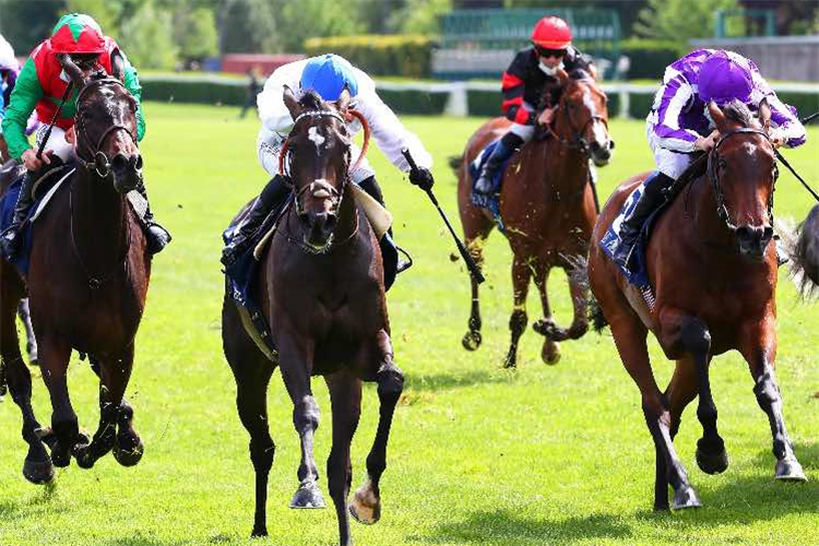 COEURSAMBA winning the Poule d'Essai des Pouliches.