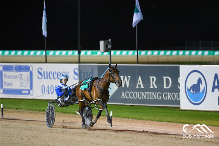 EXPENSIVE EGO winning the TAB INTER DOMINION PACING CHAMPIONSHIPS (FIRST ROUND QUALIFYING HEAT TWO)
