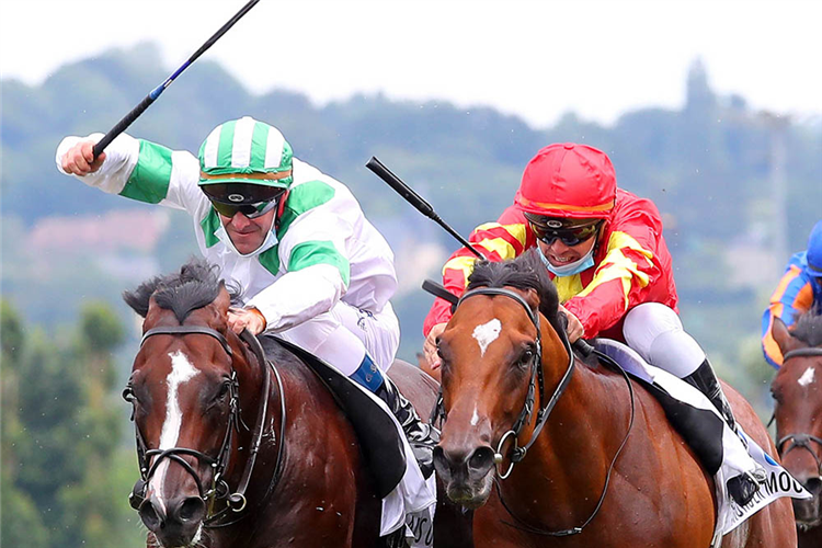 LAWS OF INDICES(left) winning the HARAS D'ETREHAM PRIX JEAN PRAT