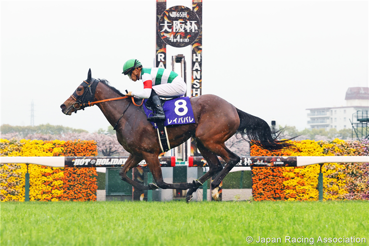 LEI PAPALE winning the Osaka Hai at Hanshin in Japan.