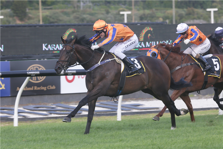 ON THE BUBBLES winning the Doubletree Karaka Million 2yo