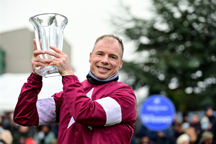 BEACON EDGE won for jockey DENIS O'REGAN.