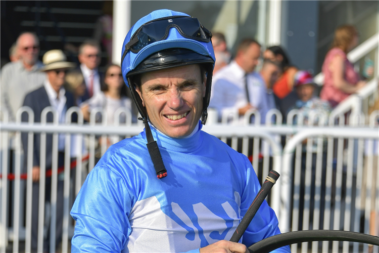 Jockey : TIM CLARK legs aboard Sinba on Saturday