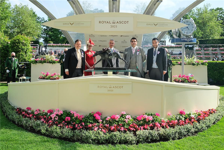 His Highness Sheikh Hamad Al Thani was presented with a gift at Royal Ascot 2021
