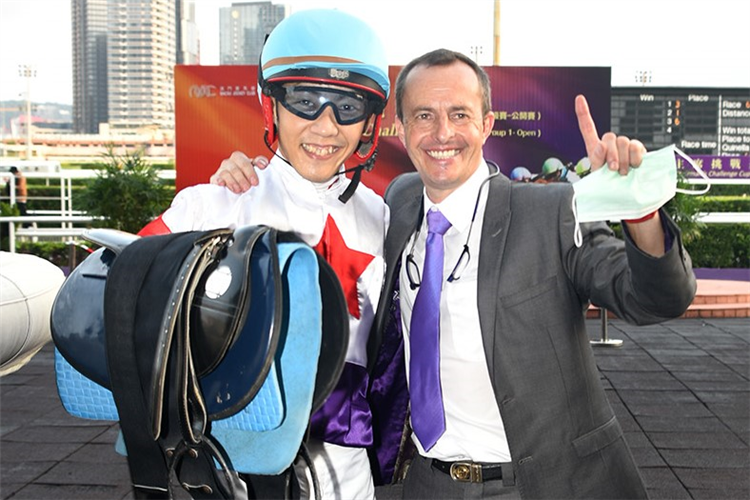 Shogo Nakano and trainer Wayne Smith