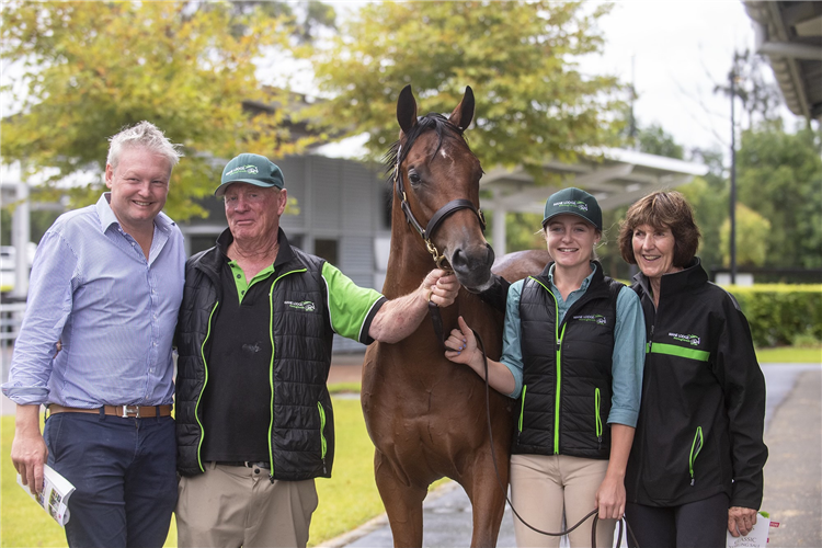 Newgate’s Henry Field (left) with Mane Lodge team and the $825,000 Extreme Choice colt