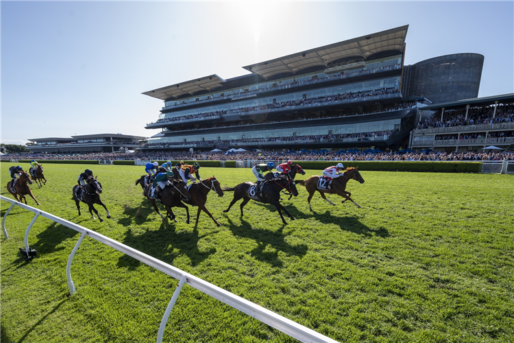 GIGA KICK wins at Randwick