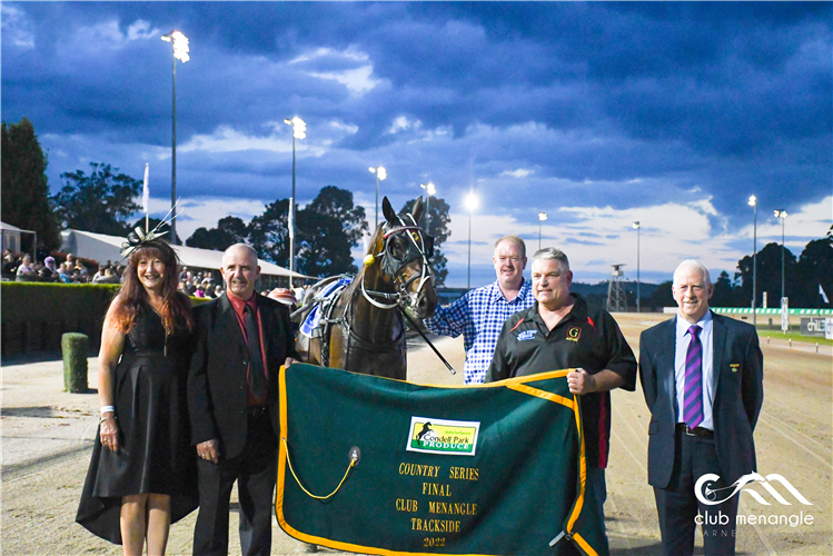 Give Me A Minute NZ trained by Aaron Goadsby and driven by Robert Morris was successful on Saturday 12 March 2022 in the Condell Park Produce Club Menangle Country Series Final.