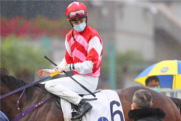 HARRY BENTLEY after winning the Beauty Flash Hcp (C4).