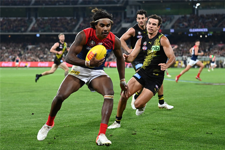 KYSAIAH PICKETT of the Demons gathers the ball during the AFL match between the Richmond Tigers and the Melbourne Demons at MCG in Melbourne, Australia.