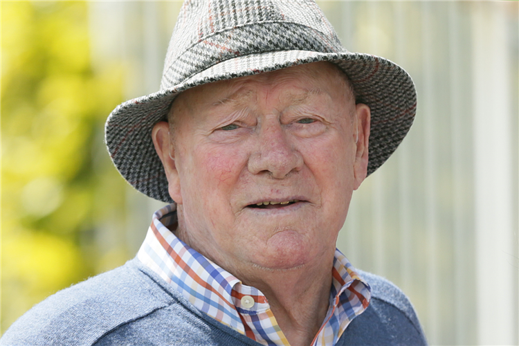 Revered trainer Colin Jillings has passed away, aged 91.