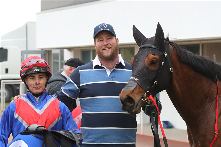 Yesberg scores victory with boomerang horse