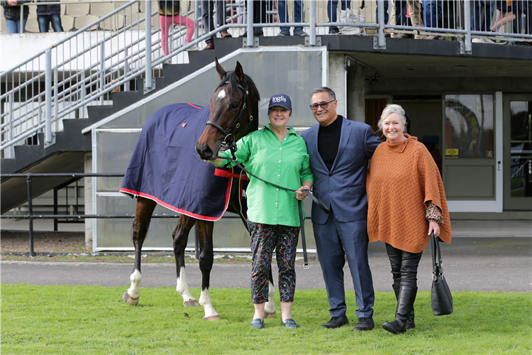 Denby Road with Shelley Hale, George and Maryanne Simon