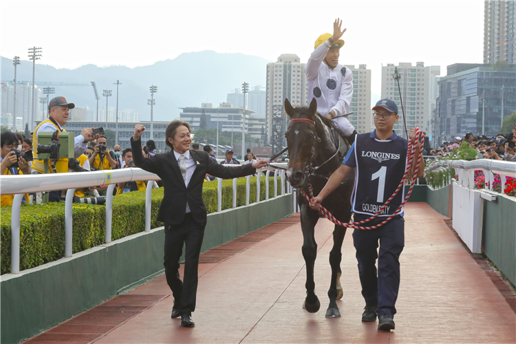 GOLDEN SIXTY after winning the THE LONGINES HONG KONG MILE at Sha Tin Racecourse.