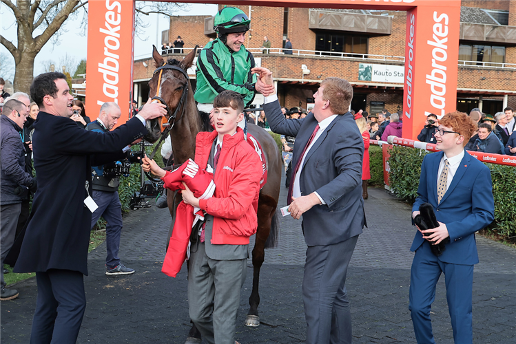 Hewick coming back into the winners' enclosure after King George glory - Healy Racing