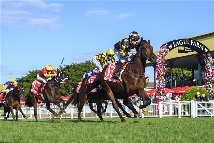 KING COLORADO winning the LADBROKES J.J. ATKINS