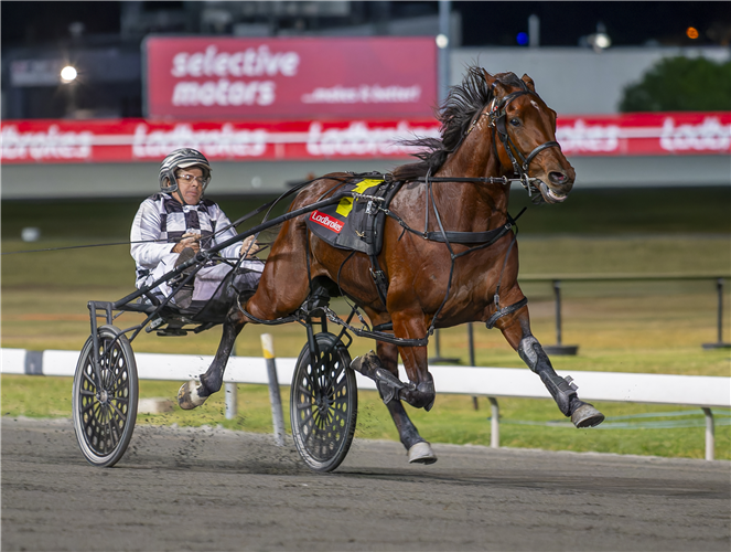 LEAP TO FAME winning The Rising Sun at Albion Park.