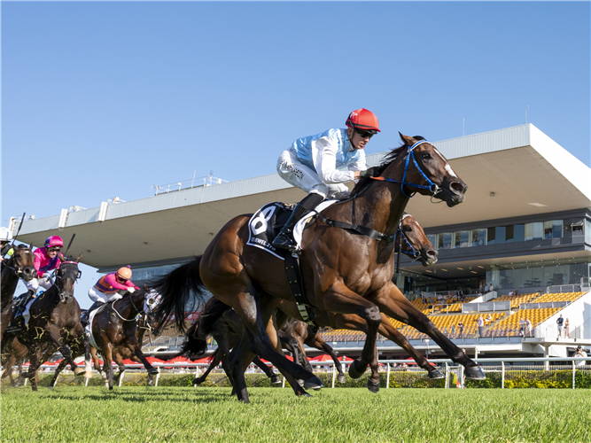 MISHANI ROYALE winning the Sky Racing Qtis Jewel