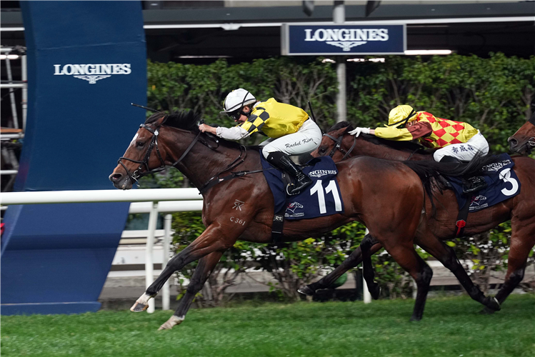 Australia representative Rachel King partners Oversubscribed (No.11) to victory in the 1st Leg of the LONGINES International Jockeys’ Championship.