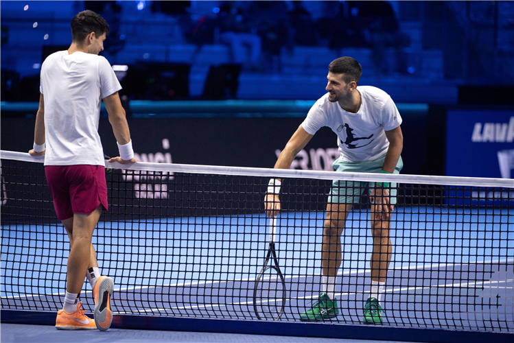 Carlos Alcaraz (left) and Novak Djokovic (right).