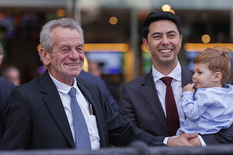 Trainers : GERALD RYAN & S ALEXIOU after SMASHING EAGLE winning the ROSEHILL BOWLING CLUB HANDICAP