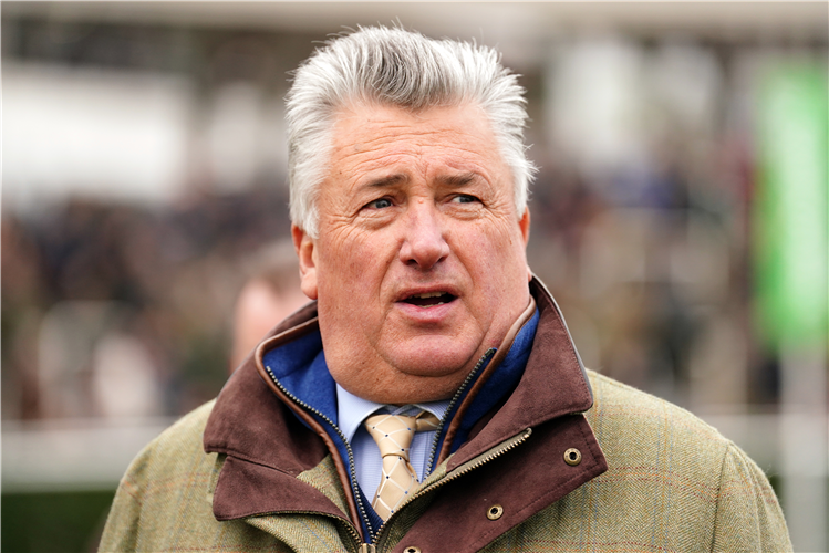 Trainer : Paul Nicholls.