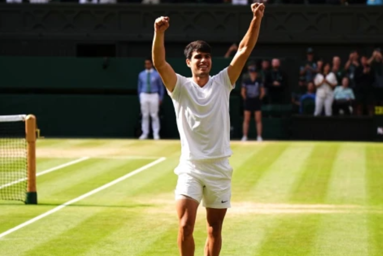 Carlos Alcaraz wins Wimbledon men's single title in 2024.