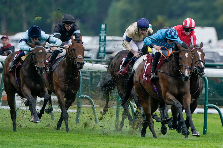 MAKAROVA winning the Prix de l'Abbaye de Longchamp at Hippodrome de ParisLongchamp in Paris, France.