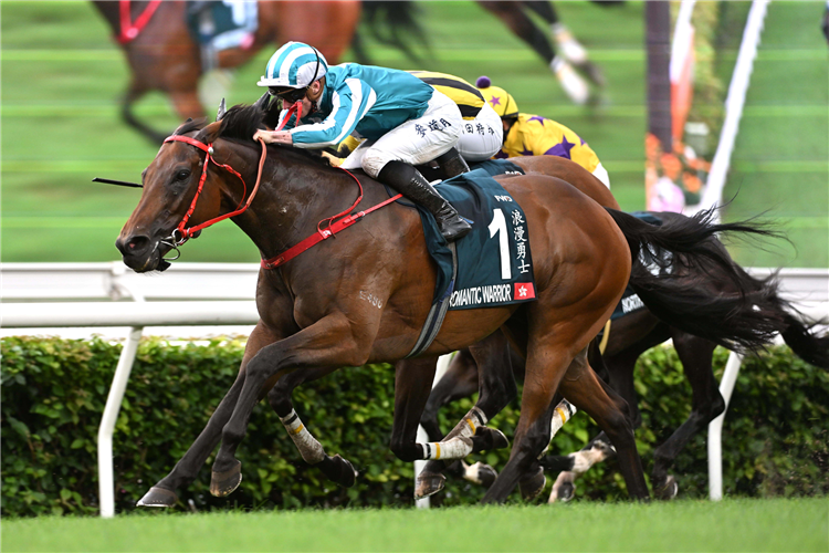 ROMANTIC WARRIOR winning the THE FWD QEII CUP