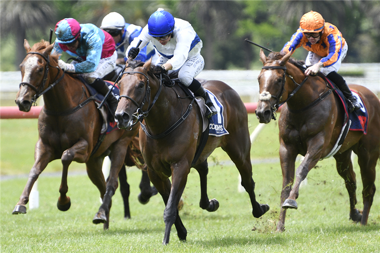 SAVAGLEE winning the JAMES & ANNIE SARTEN MEMORIAL (G2)