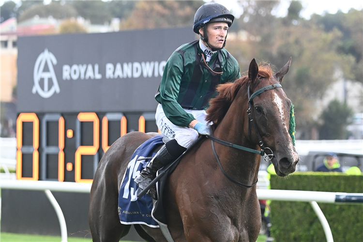 Jockey : TOM SHERRY.