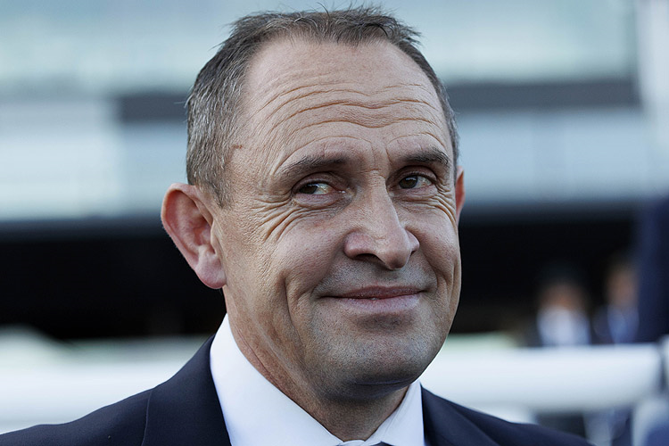 Trainer : CHRIS WALLER.