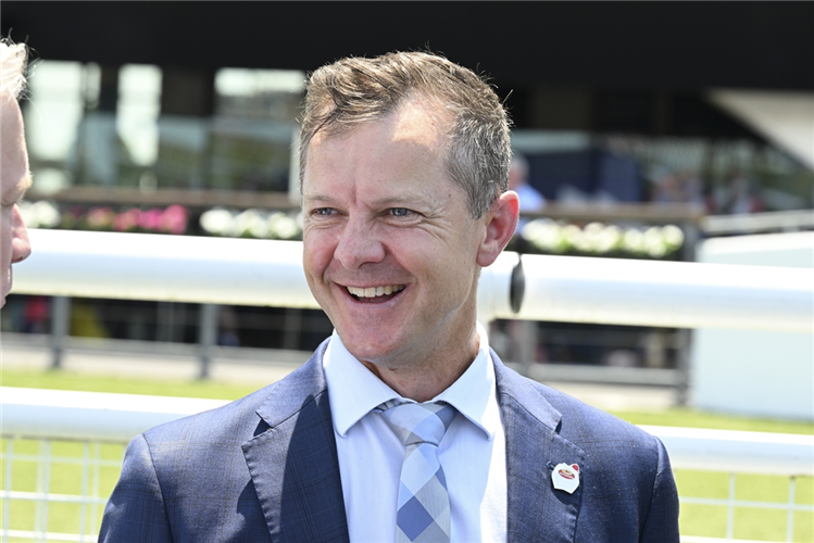 Trainer : Jason Deamer.