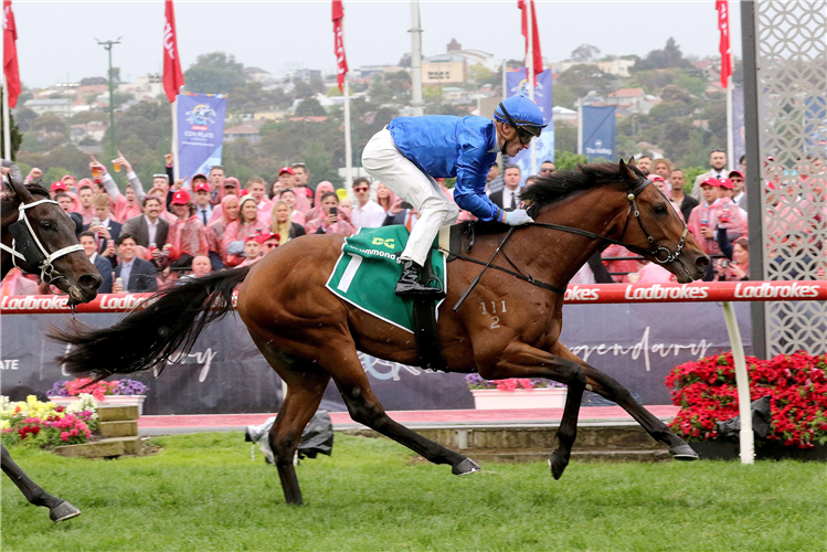OBSERVER winning the Drummond Golf Vase