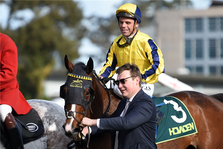 WAITAK winning the HOWDEN INSURANCE MILE