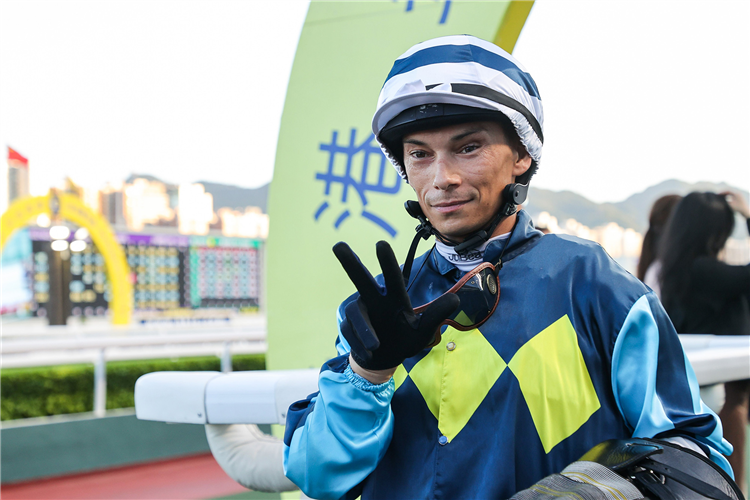 Jockey : ALEX BADEL