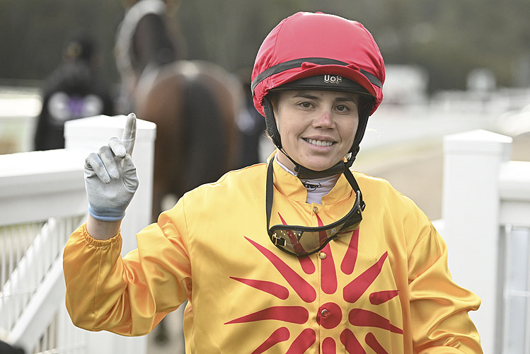 Jockey : WINONA COSTIN