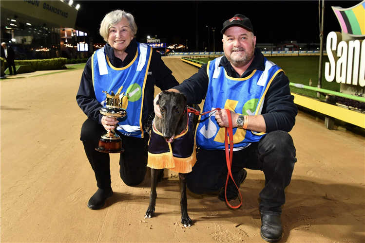 Bourne Model wins the Sapphire Crown.