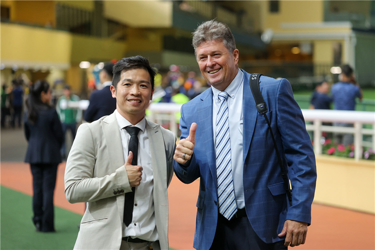 Trainer : BRETT CRAWFORD