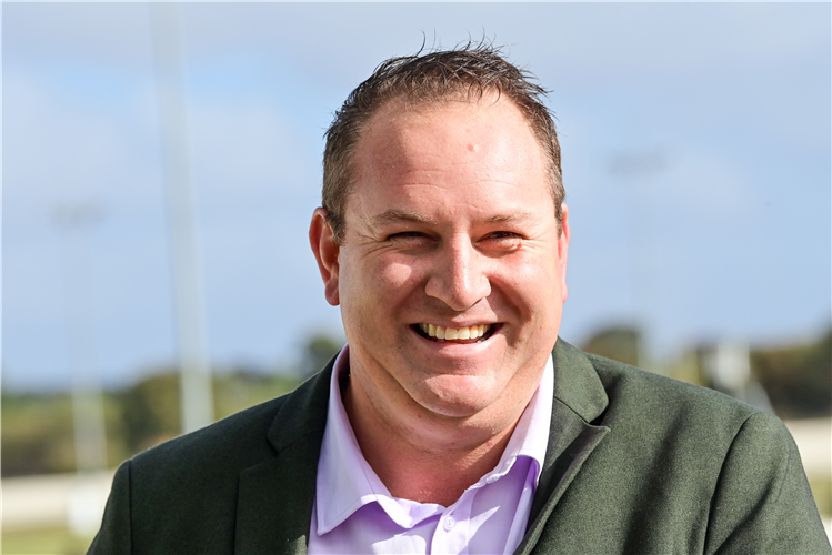 Trainer : Chris Bieg.