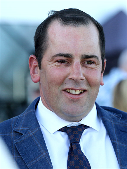 驯马师加文·贝德古德在「姿丽力」（JENNILALA）夺冠太阳报主母锦标赛（Herald Sun Matron Stakes）后