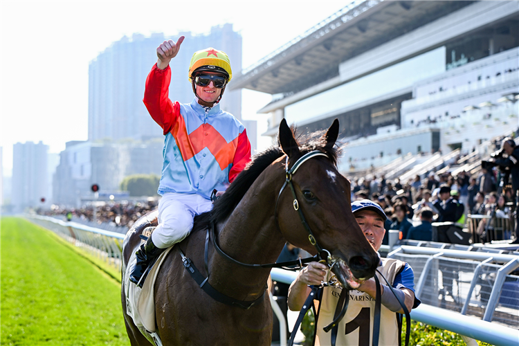 The David Hayes-trained Ka Ying Rising, ridden by Zac Purton, scores consecutive wins in the HK$13 million G1 Centenary Sprint Cup (1200m) at Sha Tin.