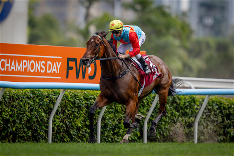KA YING RISING winning the Chairman’s Sprint Prize at Sha Tin in Hong Kong.
