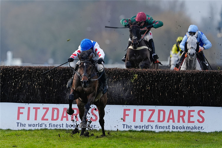 PROTEKTORAT winning the Fleur De Lys Chase at Windsor in England.