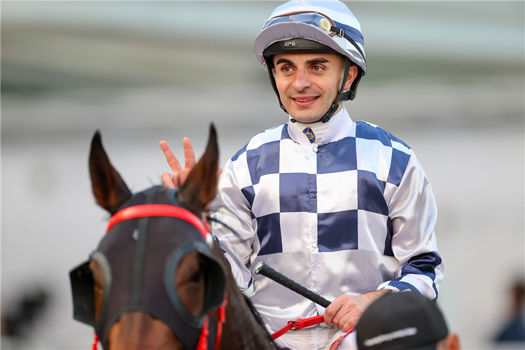 Jockey : ANDREA ATZENI