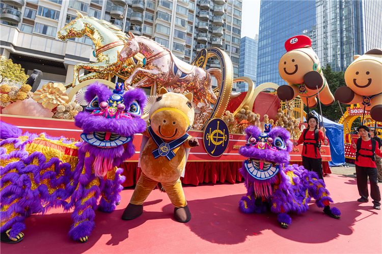 The Club’s float will be accompanied by performers, including dragon and lion dancers, who will deliver spectacular performances along the parade route.