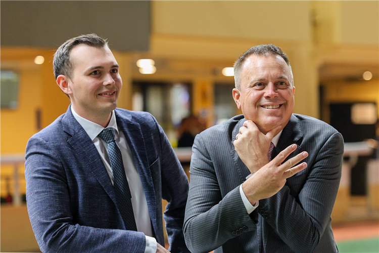 Trainer : CASPAR FOWNES