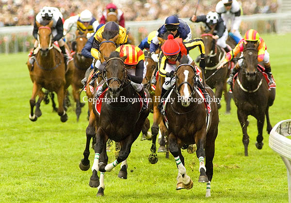 Japanese duo Delta Blues (white blaze) and Pop Rock finish 1st and 2nd in the 2006 Melbourne Cup